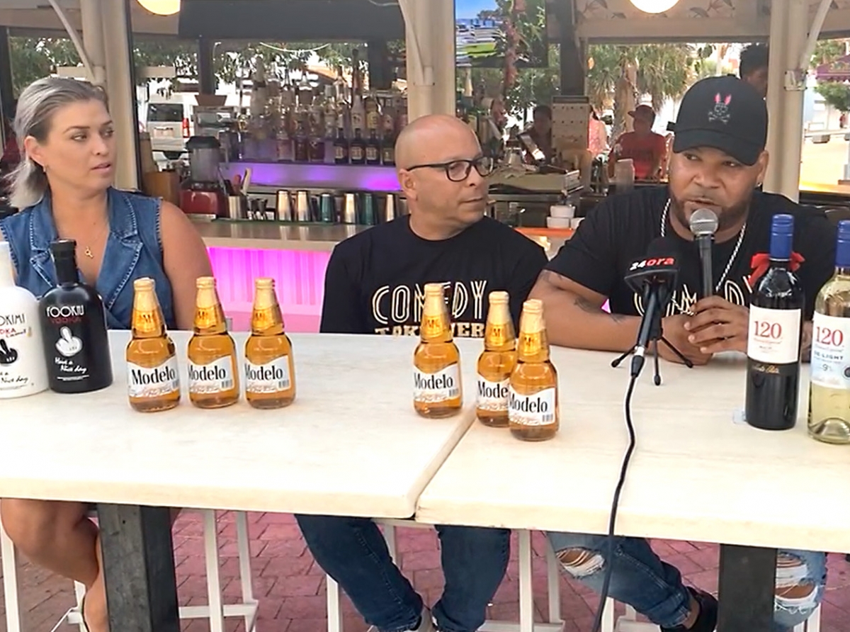 Tyson Croes cu un fenomenal show cu 10 gran comediante di islanan ABC