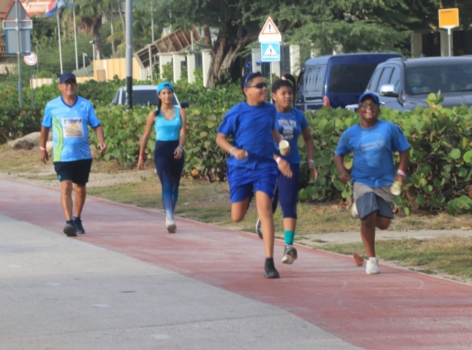 Fundacion ‘Mi Voz Ta Bo Voz’ a organiza un caminata pa cera luna di prevencion di abuso di mucha