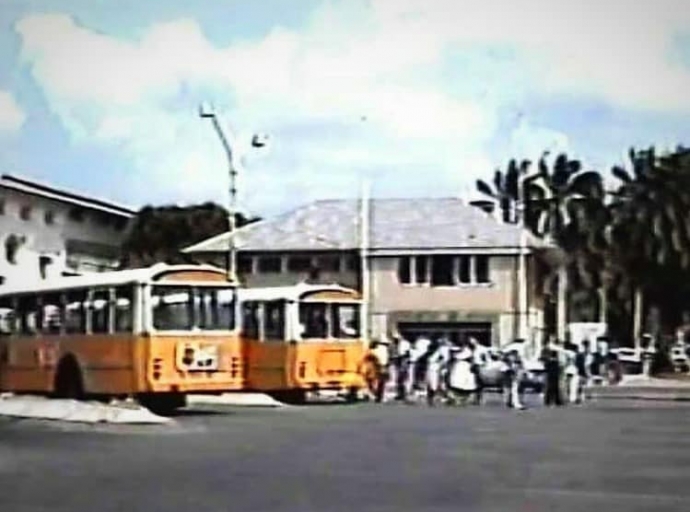 Parada di bus na Oranjestad
