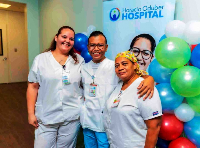 Team completo di HOH a celebra Dia di Enfermeria
