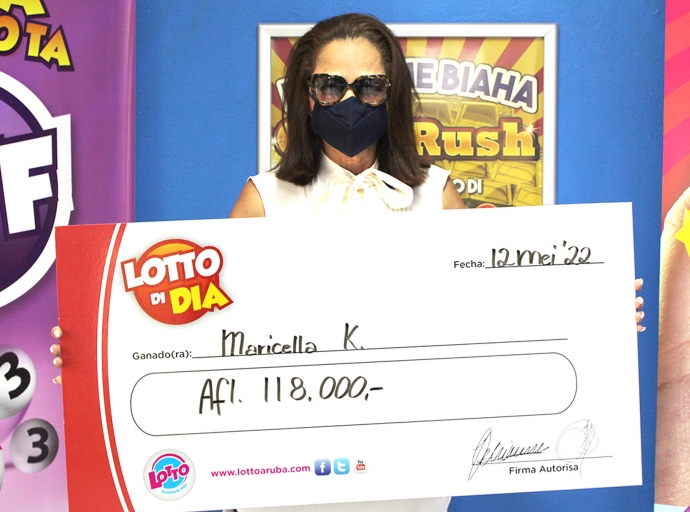 Maricella ta esun cu a gana jackpot grandi di Lotto di Dia