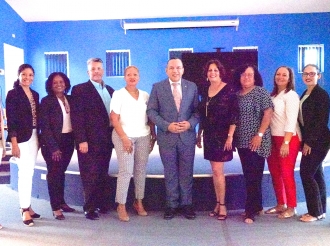 Gobierno a bay felicita y gradici sudiantenan di Enfermeria na Colegio EPI