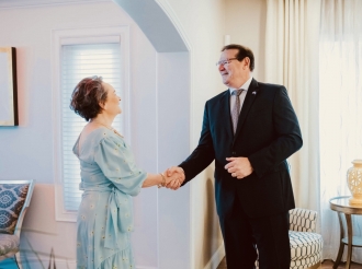 Audiencia cu Secretario di Estado van Huffelen na Cas Ceremonial di Gobernador di Aruba