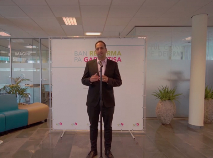 Minister di Dangui Oduber a presenta e programa di prevencion di salud na Director di AZV Edwin Jacobs