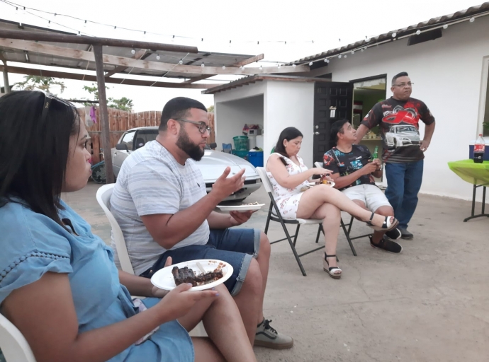 Amigonan a reuni pa sorprende Humphrey cu un barbecue