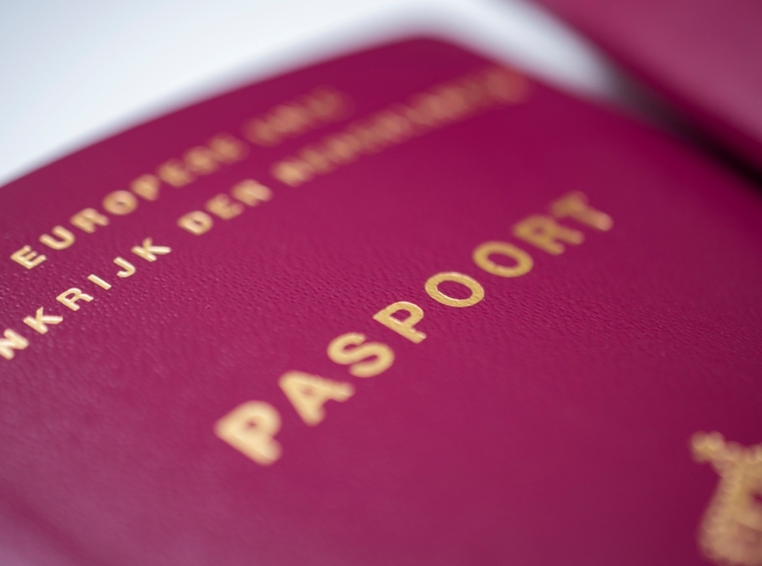 Viahando pronto? controla validez di Paspoort Hulandes na tempo!