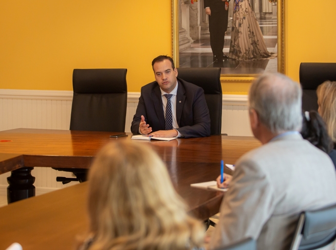 Minister Wever a tene reunion cu delegacion di Colombia riba lasonan empreserial y colaboracion riba energia sostenibel