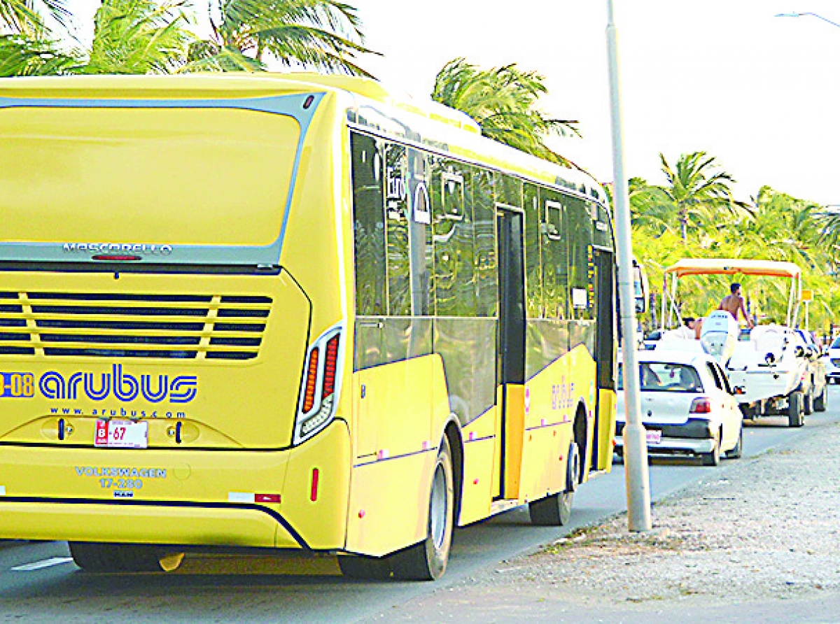  Arubus a corta drasticamentee servicio di transporte pa Rooi Kochi, Mabon y becindario 
