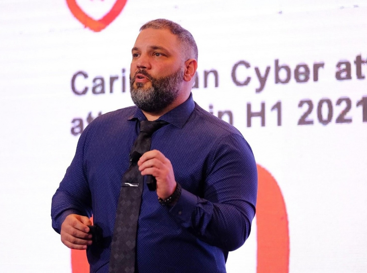 Digicel Business ta trece Experto di Cyber Security pa E-Aruba Seminar