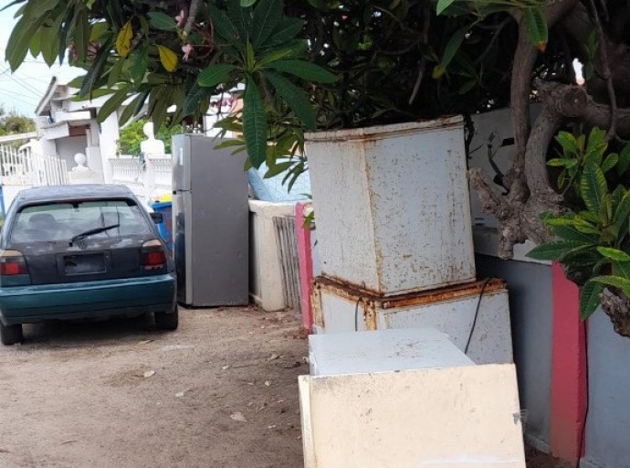 Bureau City Inspector a cuminsa controla tur auto bieu para ariba caminda publico