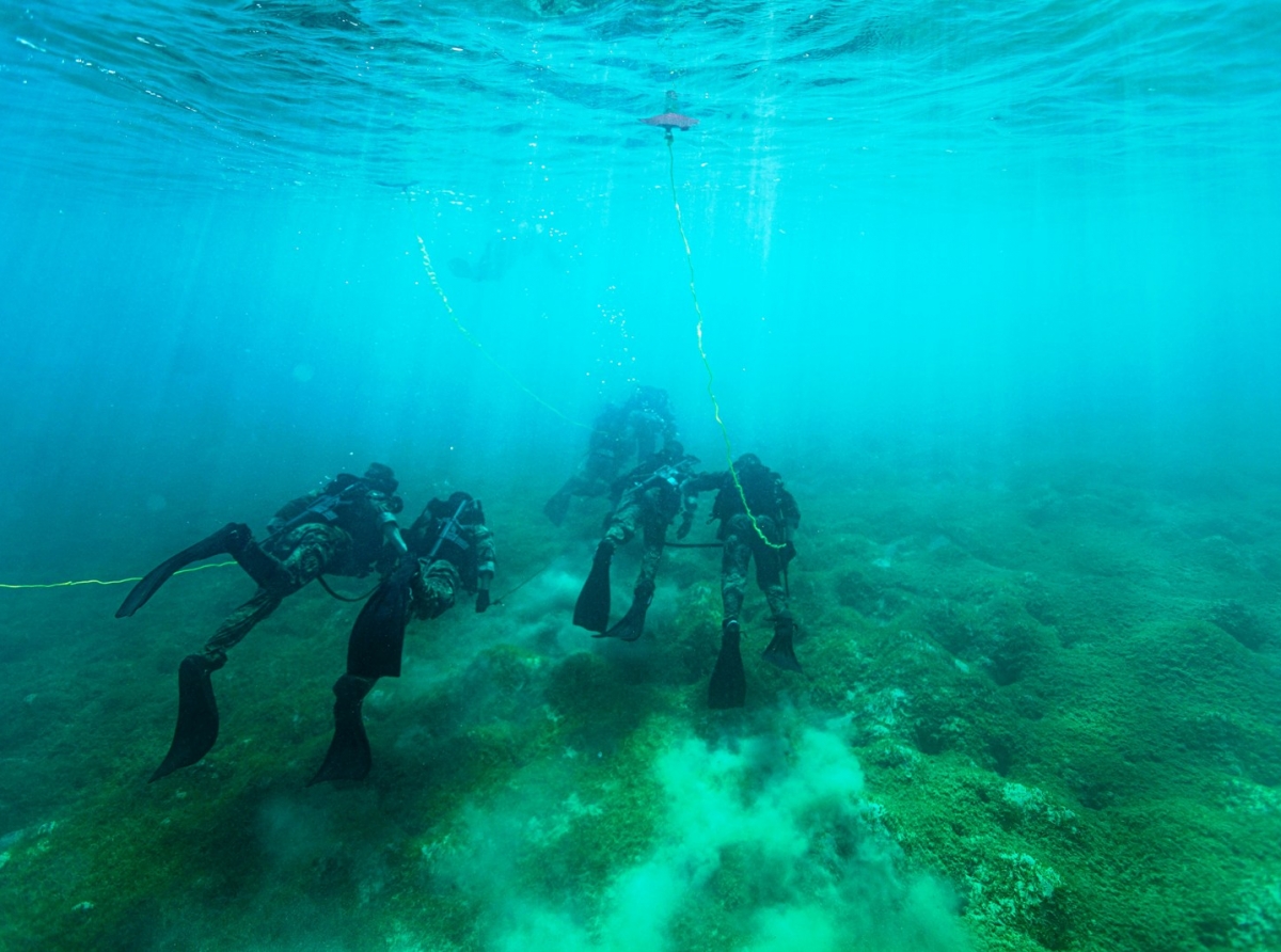 Mariniernan di Merca y Hulanda cu training na Aruba