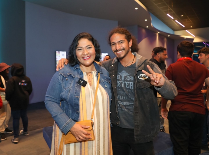 Minister Maduro a mira e pelicula local ‘Chronico’ hunto cu Caribbean Arts Aruba