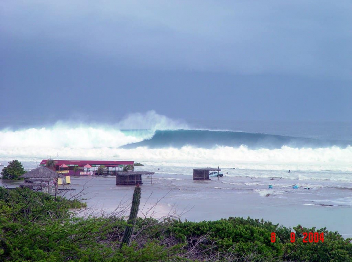 Na aña 2004 Aruba a ser a conoci di hopi cerca cu e horcan Ivan