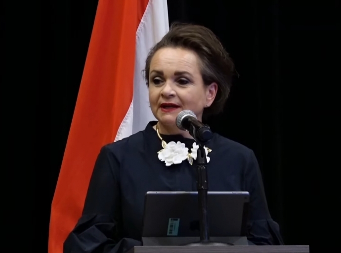 “Ta importante pa reformanan tuma lugar pa e economia di e islanan bira mas fuerte y resistente”