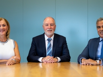 Paul DeWolfe, di Caribbean Mercantile Bank N.V a bira e director nobo di Aruba Bankers Association