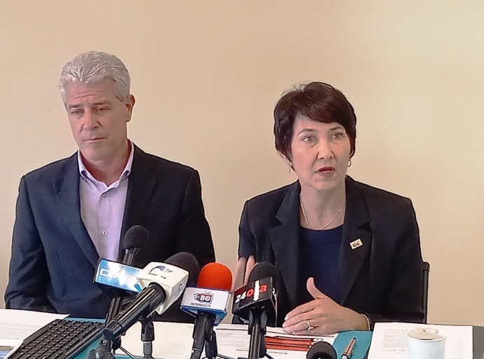 Varios preocupacion treci dilanti durante 'town hall meeting' di KvK tocante reforma fiscal