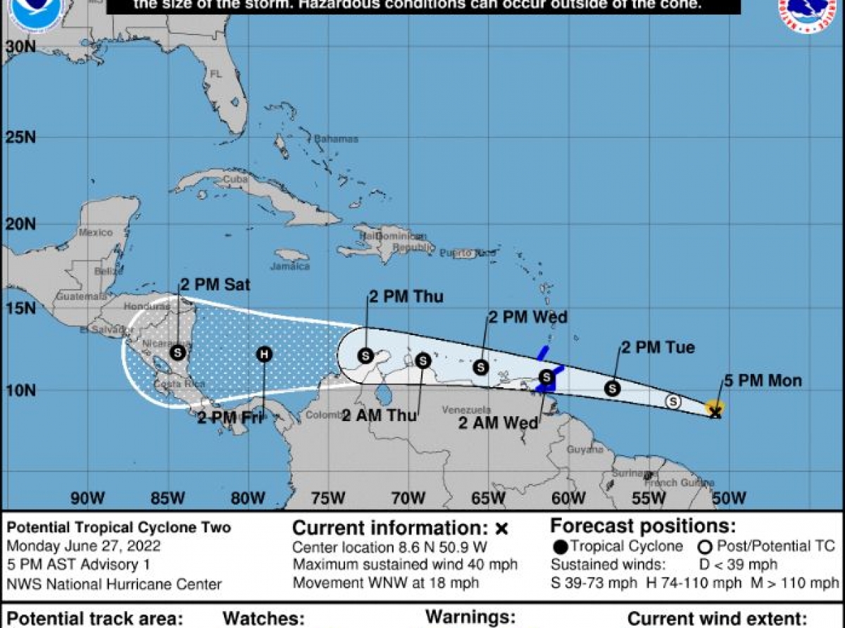 E islanan ABC ta den e trayectoria di e tormenta tropical