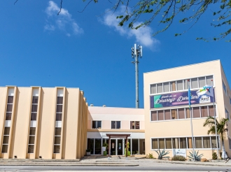  Seguro obligatorio di Covid pa bishitantenan ta wordo elimina