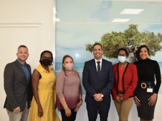 Minister Dangui Oduber a reuni cu miembronan di PAHO
