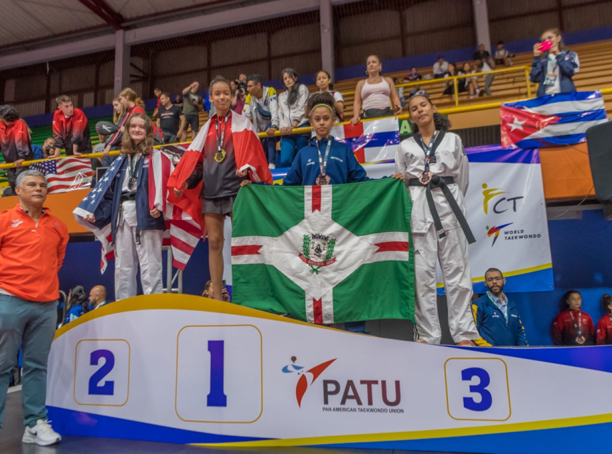 Anabella Fernandez a gana medaya di Brons na Costa Rica