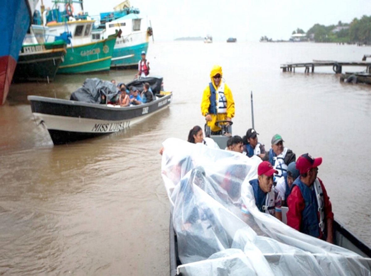 Oficialmente cuatro hende a muri di Tormenta Tropical Bonnie