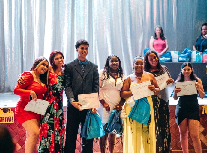 Caribbean Mercantile Bank N.V. ta sostene celebracion di SPO su graduadonan