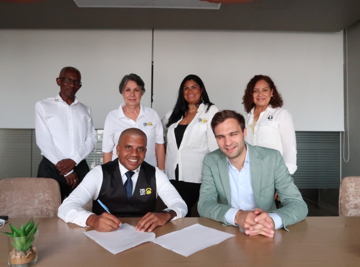 Hulanda a firma acuerdo di cooperacion cu Fundacion Telefon pa Hubentud Aruba