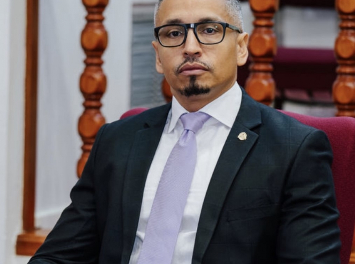 Parlamentario Alvin Molina ta referi na e contract di WEB Aruba N.V. cu Eagle LNG