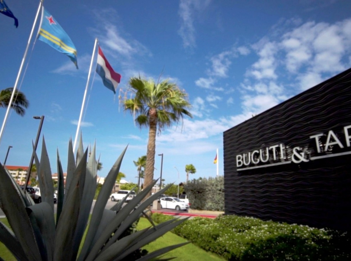 Minister Dangui Oduber a keda impresiona ora cu el a bishita Bucuti & Tara Beach Resort