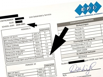 E balente lucha di un alumno pa exigi su diploma bon mereci for di Colegio EPI