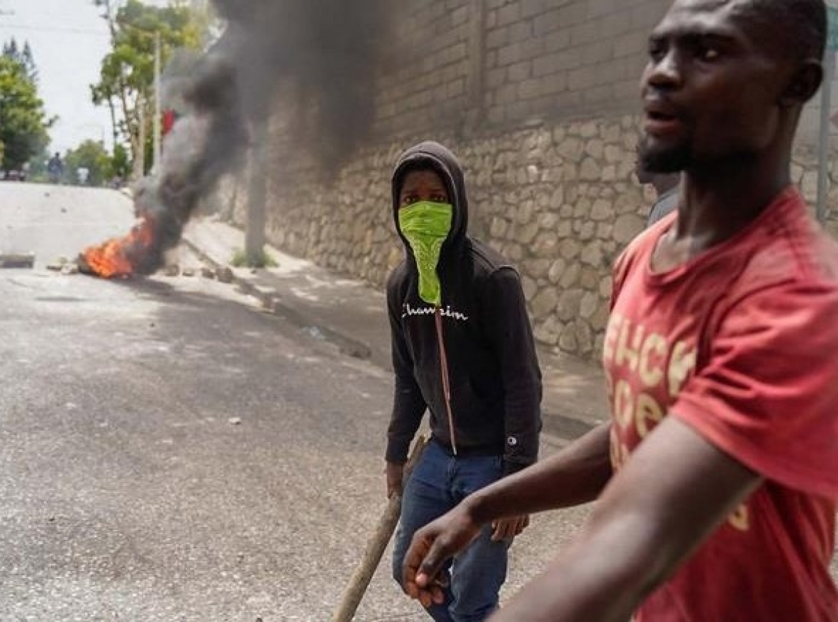 Varios gang a converti Port-au-Prince den un veld di bataya
