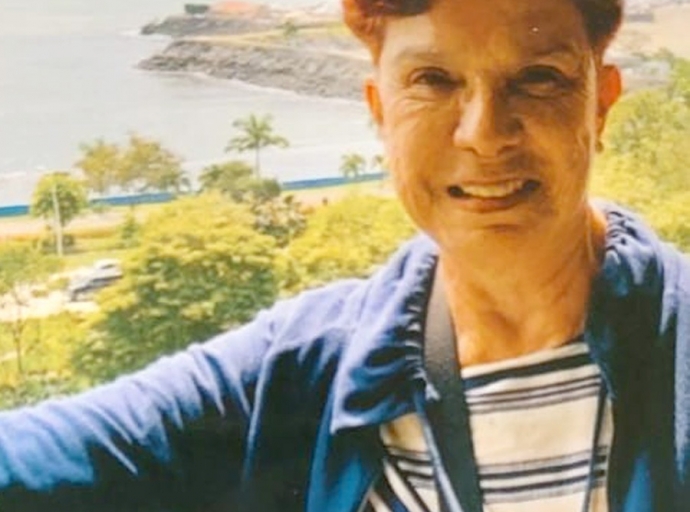 Maria Luisa Zevallos Pacheco di Peru a publica buki nobo cu portada di bahada di solo na Aruba