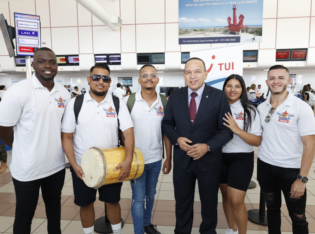 Minister Endy Croes ta desea exito na delegacion di Aruba cu ta participando den “Musical Vox Populi’