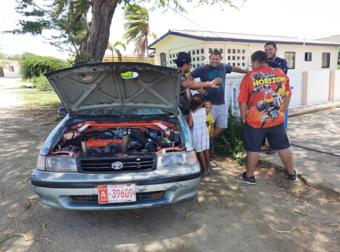 Preparando pa e proximo caredanan di drag na Aruba