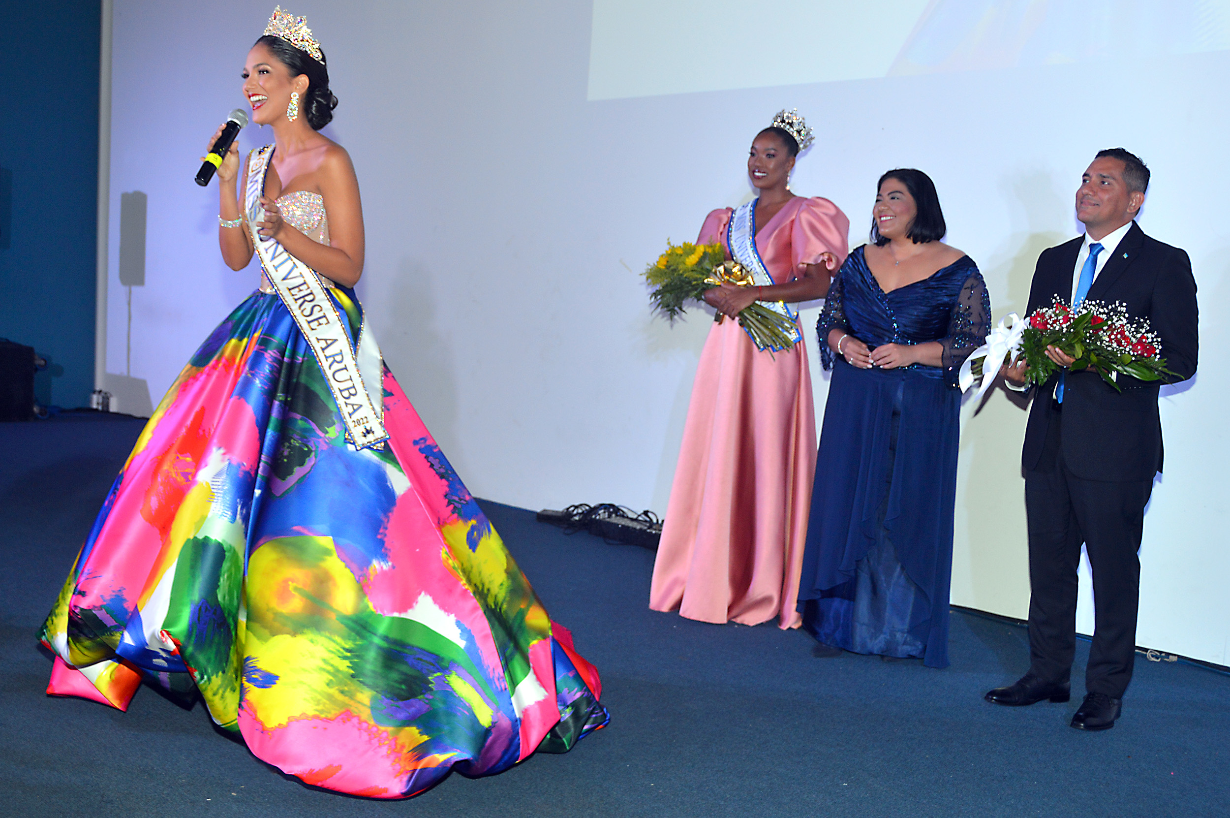 Miss Universe Aruba nobo papiando di e importancia pa e isla sigui siña