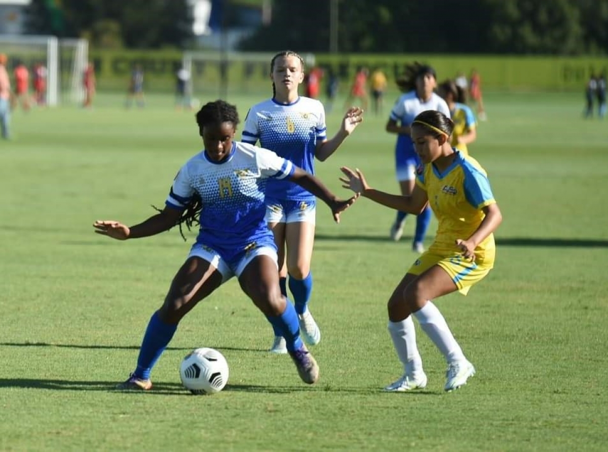 Team Aruba U15 Girls ta hunga den playoff semi final awe