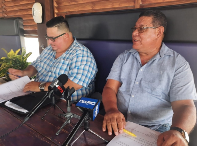 Vereniging Rijscholen Aruba asombra cu Minister Tjon a nombra un di dos comision pa atende cu independisacion di Bureau Examen Rijbewijs