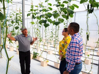 Ministro tambe ta di acuerdo pa bin cu certificacion pa berdura y fruta cultiva local