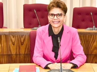 Aquanette Gunn di MAS ta notando discriminacion den Parlamento ora di duna informacion