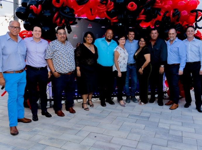APEX a celebra aniversario di 11 empleado