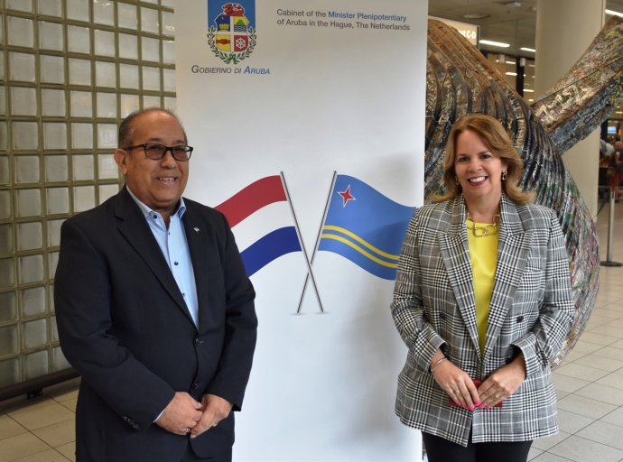 Lo enfoca riba mihor transicion di studiantenan di Aruba pa Hulanda