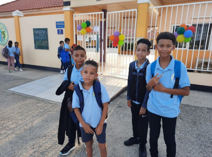 Aña escolar 2022-2023 a habri oficialmente na Aruba