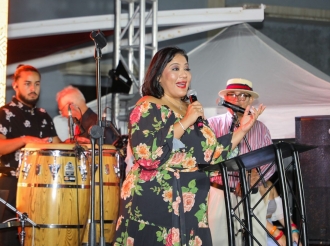 Minister Xiomara Maduro a dedica poema na Etty