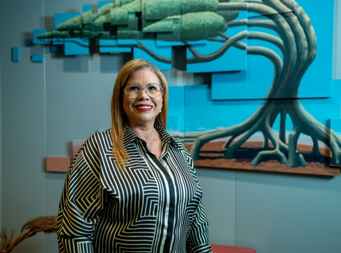 --Aruba Bank ta reconoce su empleado superior pa luna di Juli