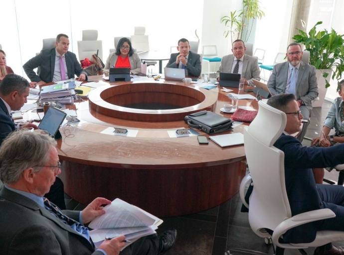 Columna financiero di pais Aruba ta wordo reforma y reforsa pa medio di investigacion di departamentonan clave di Gobierno