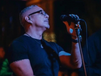 Jeffrey Kelly a lansa su produccion nobo titula “ABO!”