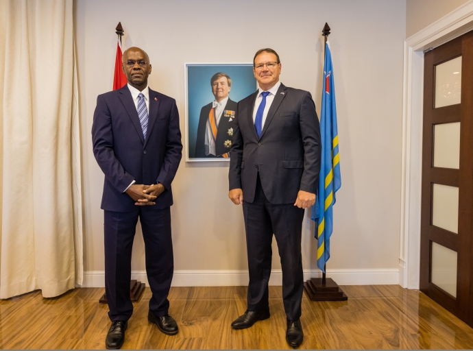 Ultimo audiencia na Aruba cu Eugene Holiday den calidad di Gobernador di Sint Maarten