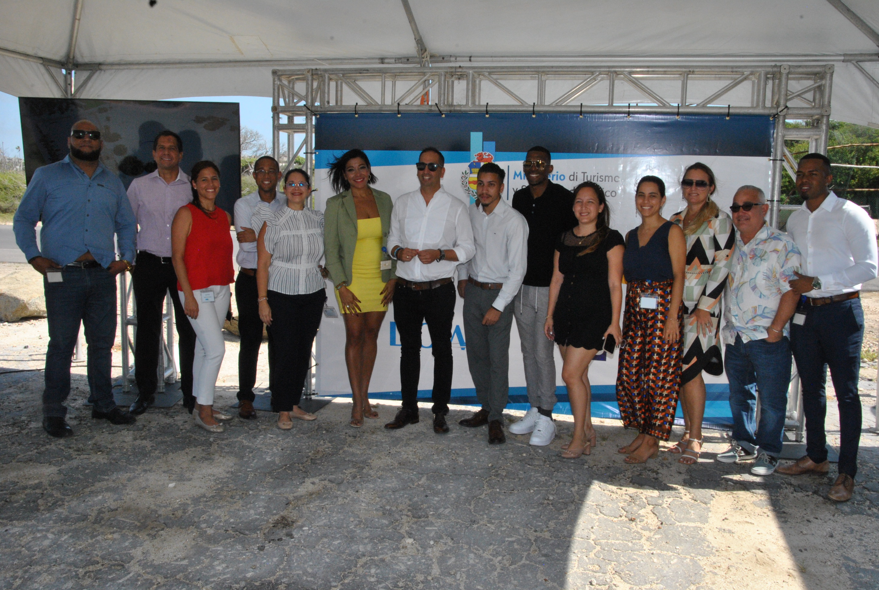 Minister Oduber a anuncia continuacion di e Proyecto Baby Beach Waterfront Promenade