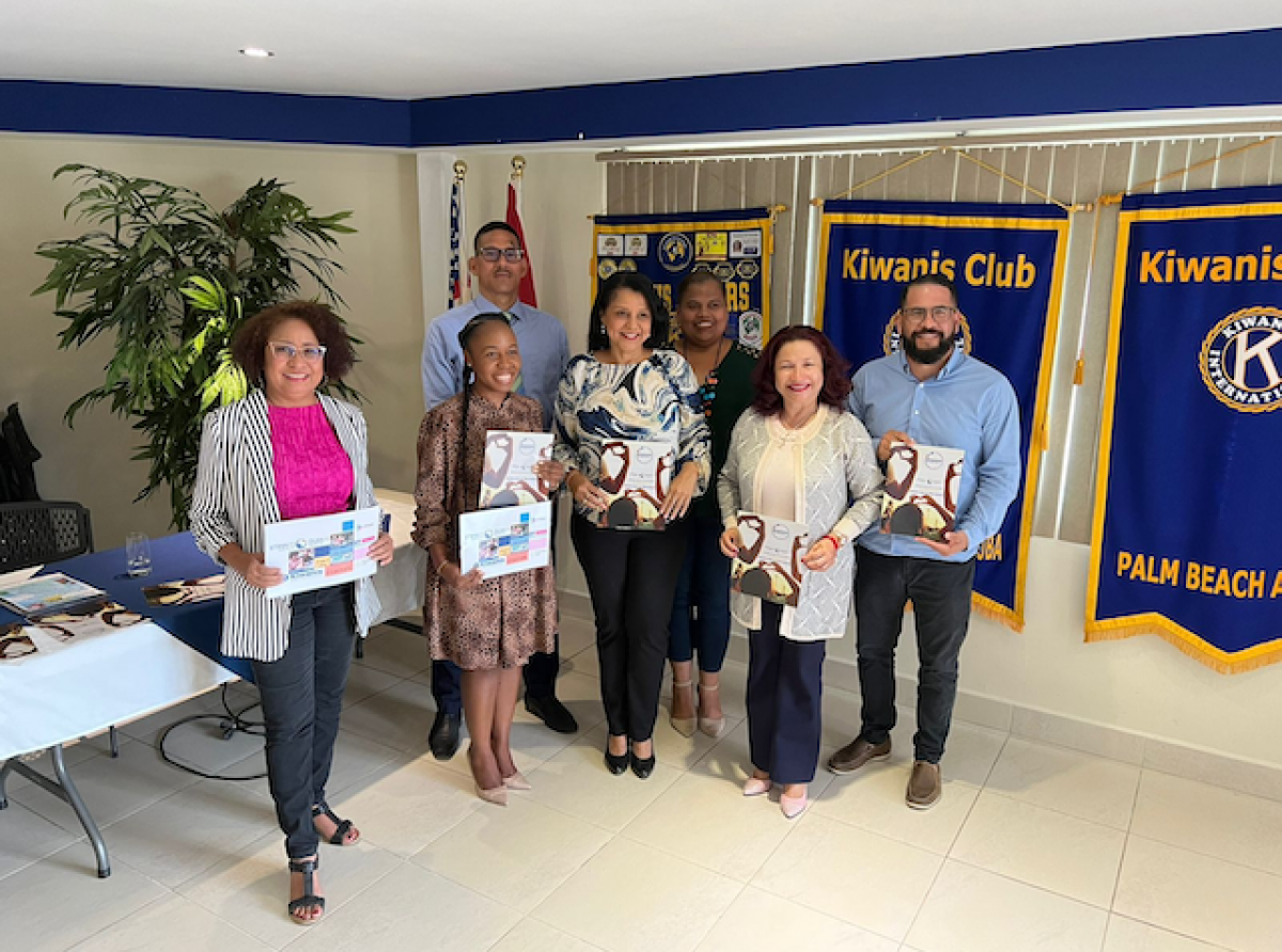 Kiwanis Palm Beach a traspasa e programa Stimami Guiami pa Fundacion pa Nos Muchanan