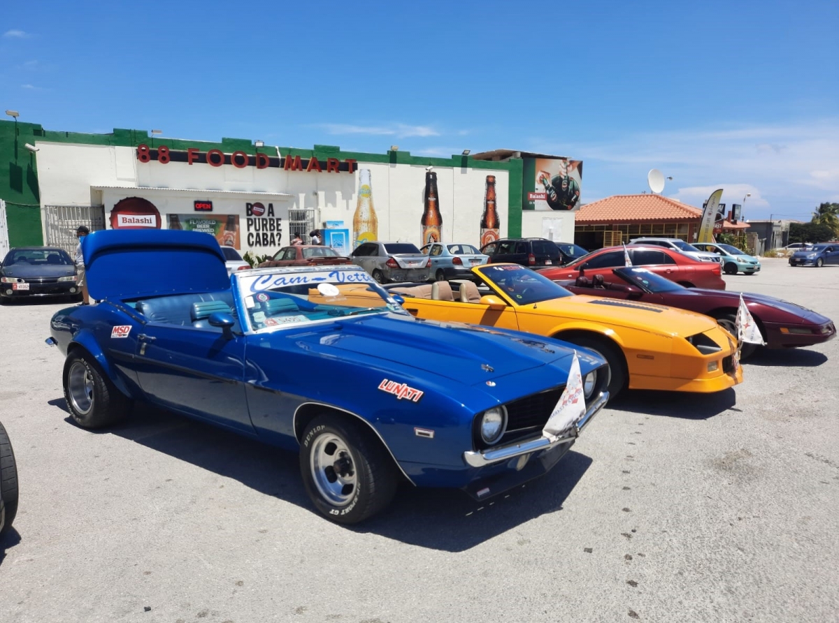 Aruba Muscle Car Club cu tremendo 'Sunday Ride'